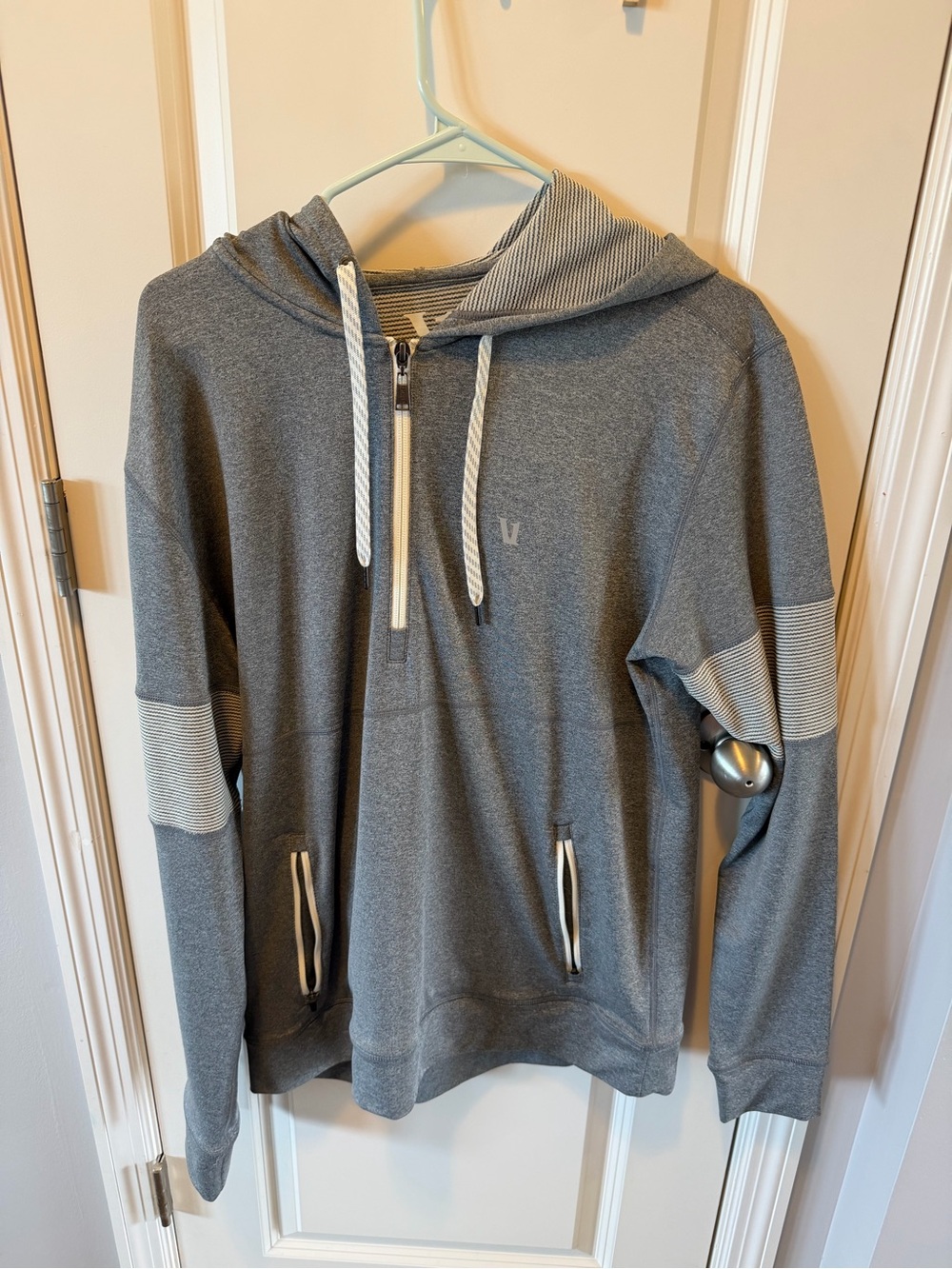 Vuori Men's Heather Gray Half-Zip Hoodie
